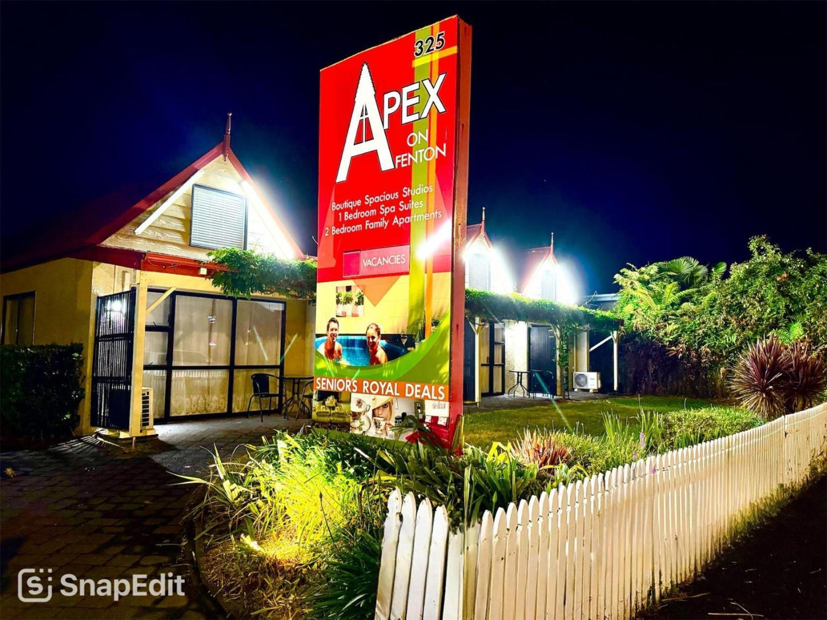 Apex On Fenton Motel Роторуа Екстериор снимка